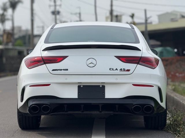 全球最強 2.0L渦輪增壓引擎 0-100km/h 僅需 4.0 秒｜ 限量韓規現車｜AMG紅卡鉗、U88方向盤旋鈕  第19張相片