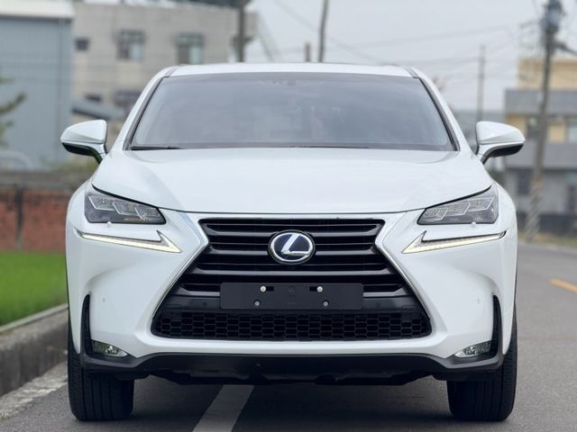 高級白開水 上山下海妥妥的｜摸門解鎖、免鑰匙啟動、LED頭燈、前後雷達、倒車顯影、大螢幕、駕駛座電動記憶椅、副駕電動椅  第3張相片