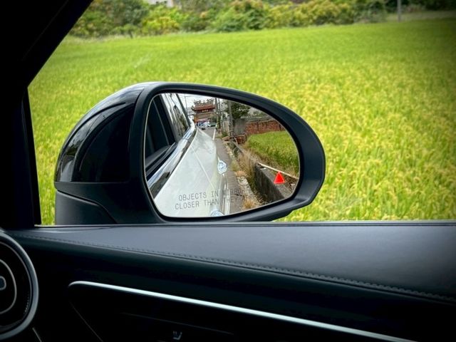 進化再升級，外匯高cp值｜賓士休旅車強勢來襲｜AMG夜色、48V輕油電、摸門、免鑰匙、P20、腳踢、四傳、手機無線充  第11張相片