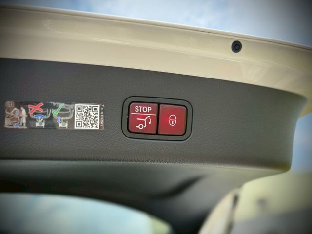 進化再升級，外匯高cp值｜賓士休旅車強勢來襲｜AMG夜色、48V輕油電、摸門、免鑰匙、P20、腳踢、四傳、手機無線充  第17張相片
