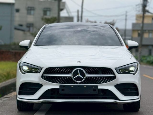 不只是轎跑，是目光焦點｜AMG、摸門、免鑰匙、盲點、全景天窗、手機無線充電、平把方向盤、四傳  第3張相片