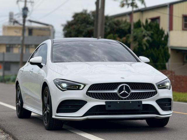 不只是轎跑，是目光焦點｜AMG、摸門、免鑰匙、盲點、全景天窗、手機無線充電、平把方向盤、四傳  第4張相片