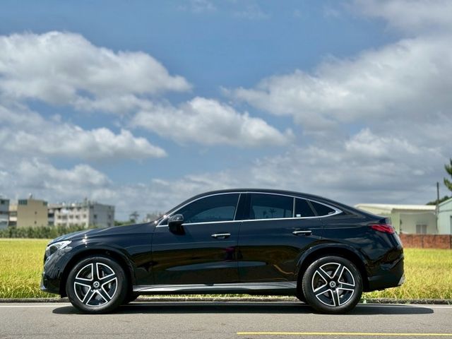總代理｜超美掀背休旅車｜AMG、48V輕油電、摸門、LED頭燈、P20進階跟車系統、360環景、前後雷達、倒車顯影、腳踢  第4張相片