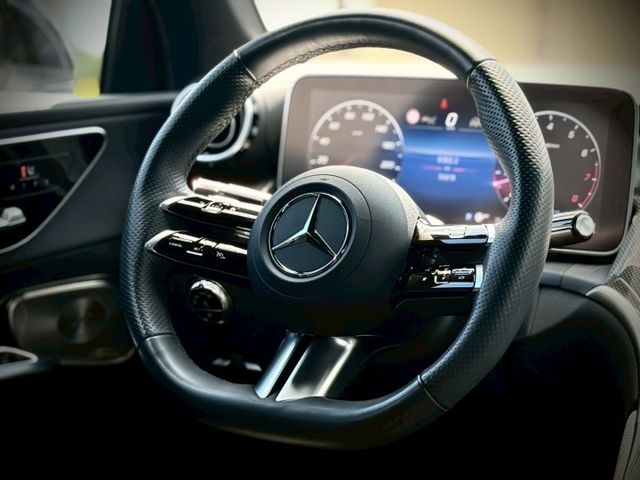 總代理｜超美掀背休旅車｜AMG、48V輕油電、摸門、LED頭燈、P20進階跟車系統、360環景、前後雷達、倒車顯影、腳踢  第6張相片