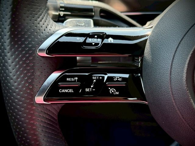 總代理｜超美掀背休旅車｜AMG、48V輕油電、摸門、LED頭燈、P20進階跟車系統、360環景、前後雷達、倒車顯影、腳踢  第11張相片