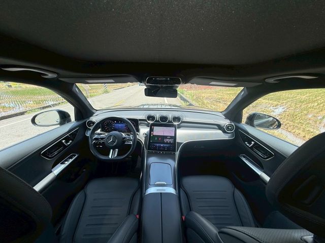 進化再升級，外匯高cp值｜賓士休旅車強勢來襲｜ＡMG夜色、48V輕油電、摸門、免鑰匙、P20進階跟車系統、腳踢、盲點  第5張相片