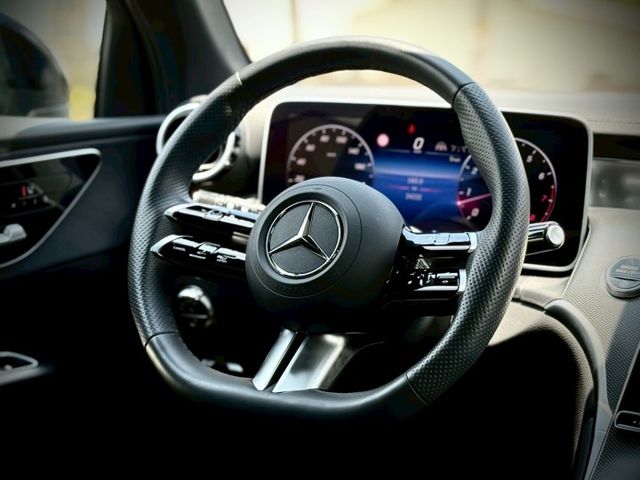 進化再升級，外匯高cp值｜賓士休旅車強勢來襲｜ＡMG夜色、48V輕油電、摸門、免鑰匙、P20進階跟車系統、腳踢、盲點  第6張相片