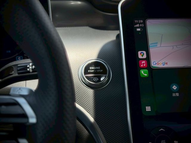 進化再升級，外匯高cp值｜賓士休旅車強勢來襲｜ＡMG夜色、48V輕油電、摸門、免鑰匙、P20進階跟車系統、腳踢、盲點  第10張相片