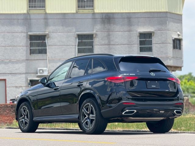 進化再升級，外匯高cp值｜賓士休旅車強勢來襲｜ＡMG夜色、48V輕油電、摸門、免鑰匙、P20進階跟車系統、腳踢、盲點  第20張相片