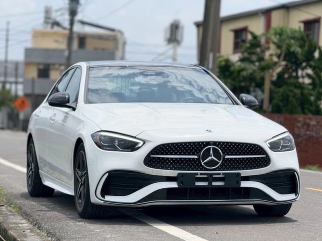 渦輪動力+智慧駕駛 出場自帶光芒｜AMG夜色、48V輕油電、LED魚眼頭燈、摸門、免鑰匙、ACC跟車  第4張相片