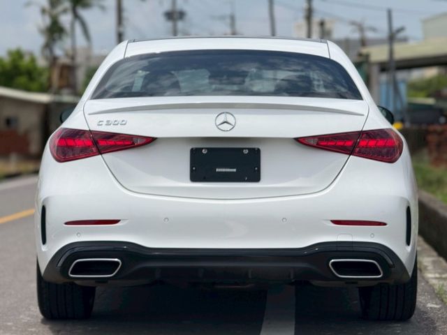 渦輪動力+智慧駕駛 出場自帶光芒｜AMG夜色、48V輕油電、LED魚眼頭燈、摸門、免鑰匙、ACC跟車  第19張相片