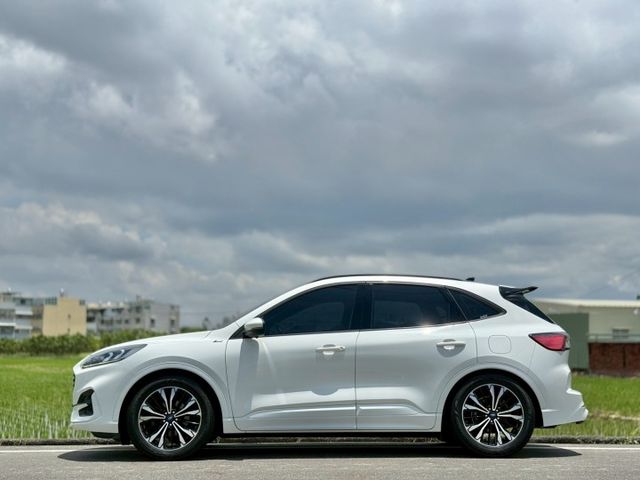 聰明又會跑的SUV，載家人、載夢想都剛剛好｜摸門、免鑰匙、ACC​、360環景、前後雷達、倒車顯影、抬顯、盲點、全景天窗  第4張相片