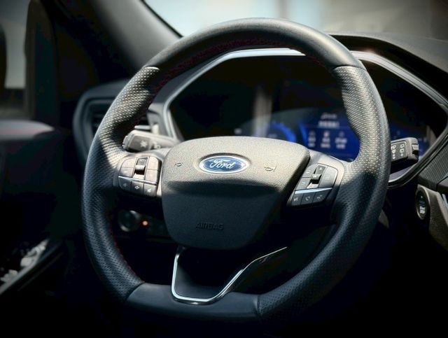 聰明又會跑的SUV，載家人、載夢想都剛剛好｜摸門、免鑰匙、ACC​、360環景、前後雷達、倒車顯影、抬顯、盲點、全景天窗  第6張相片