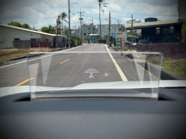 聰明又會跑的SUV，載家人、載夢想都剛剛好｜摸門、免鑰匙、ACC​、360環景、前後雷達、倒車顯影、抬顯、盲點、全景天窗  第11張相片