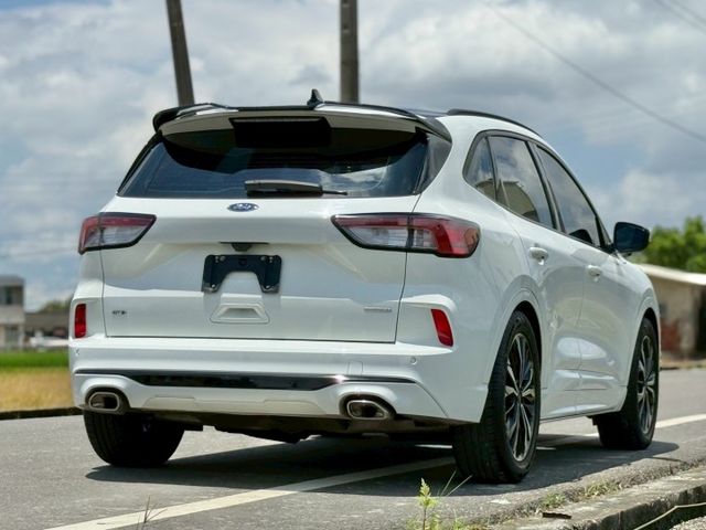 聰明又會跑的SUV，載家人、載夢想都剛剛好｜摸門、免鑰匙、ACC​、360環景、前後雷達、倒車顯影、抬顯、盲點、全景天窗  第16張相片