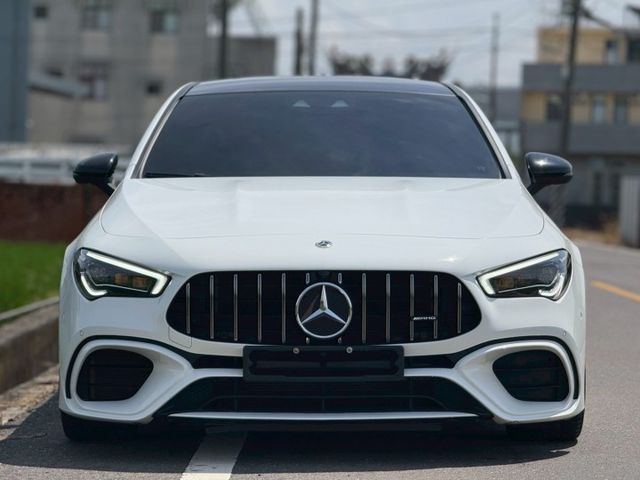 全球最強 2.0L渦輪增壓引擎 0-100km/h 僅需 4.0 秒｜ 限量韓規現車AMG紅卡鉗｜U88方向盤旋鈕  第3張相片