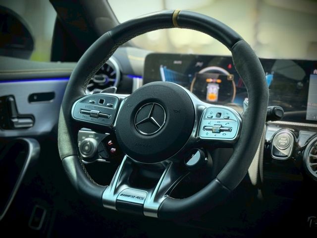 全球最強 2.0L渦輪增壓引擎 0-100km/h 僅需 4.0 秒｜ 限量韓規現車AMG紅卡鉗｜U88方向盤旋鈕  第7張相片