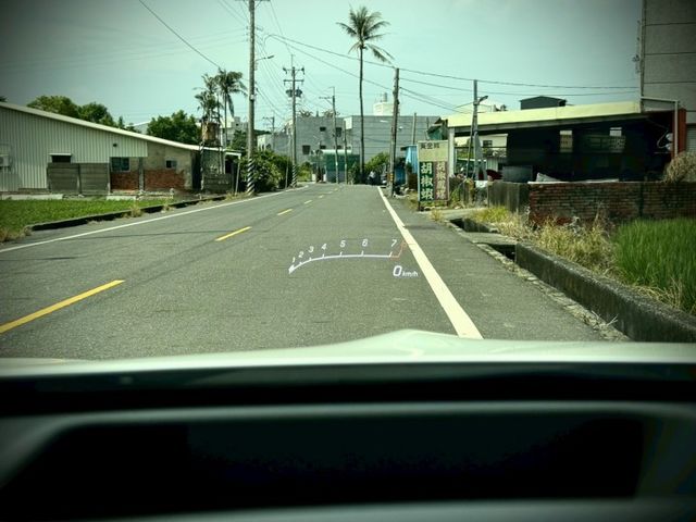 全球最強 2.0L渦輪增壓引擎 0-100km/h 僅需 4.0 秒｜ 限量韓規現車AMG紅卡鉗｜U88方向盤旋鈕  第14張相片