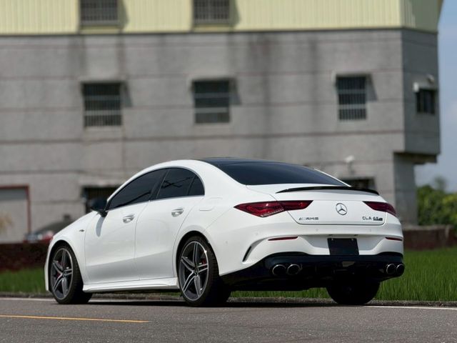 全球最強 2.0L渦輪增壓引擎 0-100km/h 僅需 4.0 秒｜ 限量韓規現車AMG紅卡鉗｜U88方向盤旋鈕  第19張相片