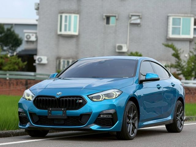 雙門的線條 線條的實用｜藍得剛剛好｜M-Sport套件、摸門、免鑰匙、LED魚眼頭燈、ACC跟車系統、5AS  第2張相片