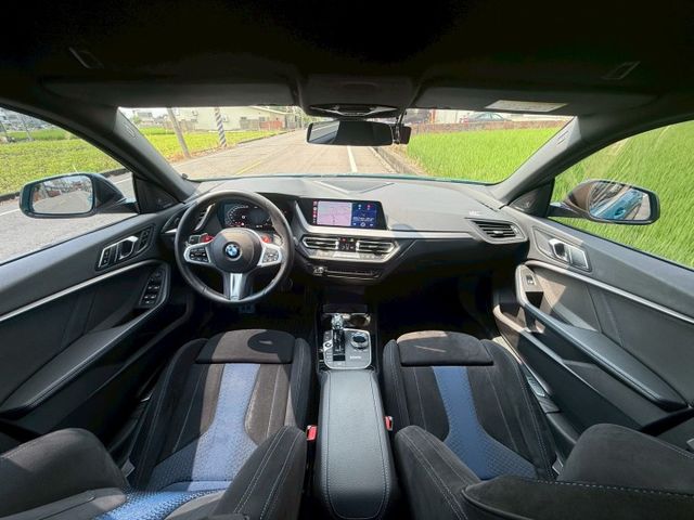 雙門的線條 線條的實用｜藍得剛剛好｜M-Sport套件、摸門、免鑰匙、LED魚眼頭燈、ACC跟車系統、5AS  第6張相片