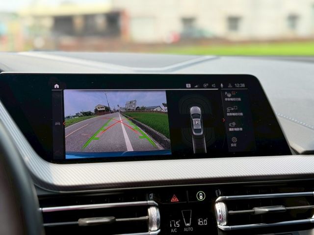 雙門的線條 線條的實用｜藍得剛剛好｜M-Sport套件、摸門、免鑰匙、LED魚眼頭燈、ACC跟車系統、5AS  第15張相片