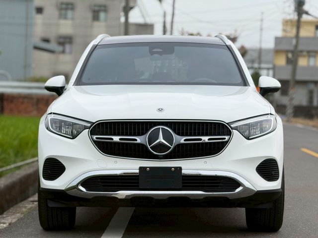 天氣變涼 氣場不能降｜48V輕油電、摸門、免鑰匙、LED頭燈、前後雷達、倒車顯影、盲點、全景天窗、氣氛燈、腳踢  第3張相片