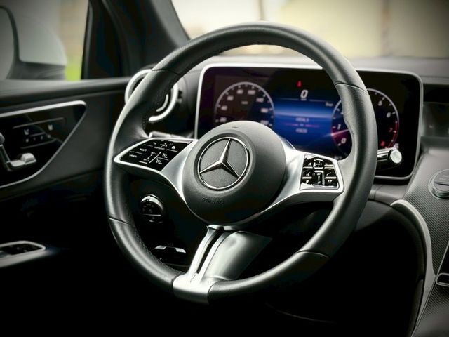 天氣變涼 氣場不能降｜48V輕油電、摸門、免鑰匙、LED頭燈、前後雷達、倒車顯影、盲點、全景天窗、氣氛燈、腳踢  第6張相片