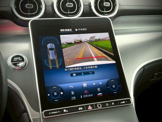 天氣變涼 氣場不能降｜48V輕油電、摸門、免鑰匙、LED頭燈、前後雷達、倒車顯影、盲點、全景天窗、氣氛燈、腳踢  第12張相片