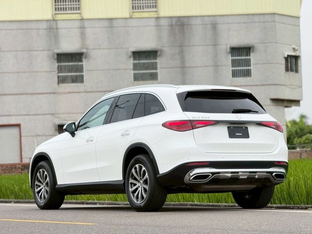 天氣變涼 氣場不能降｜48V輕油電、摸門、免鑰匙、LED頭燈、前後雷達、倒車顯影、盲點、全景天窗、氣氛燈、腳踢  第19張相片