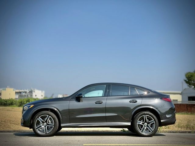 質感內裝｜2.0渦輪+四傳動力充足｜低油耗｜家庭使用與日常代步都適合  第4張相片