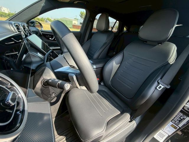 質感內裝｜2.0渦輪+四傳動力充足｜低油耗｜家庭使用與日常代步都適合  第7張相片