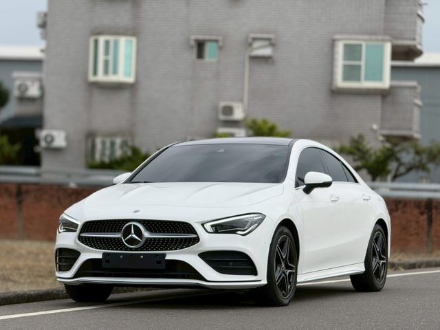 最美無邊框轎跑｜小姐姐的最愛｜AMG、摸門、免鑰匙、車道維持、前後雷達、倒車顯影、盲點、全景天窗  第2張相片