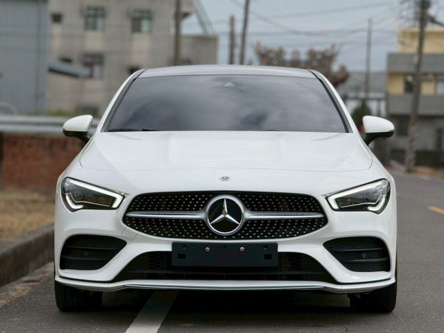 最美無邊框轎跑｜小姐姐的最愛｜AMG、摸門、免鑰匙、車道維持、前後雷達、倒車顯影、盲點、全景天窗  第3張相片