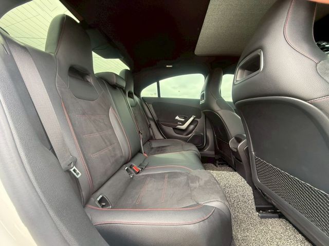 最美無邊框轎跑｜小姐姐的最愛｜AMG、摸門、免鑰匙、車道維持、前後雷達、倒車顯影、盲點、全景天窗  第9張相片