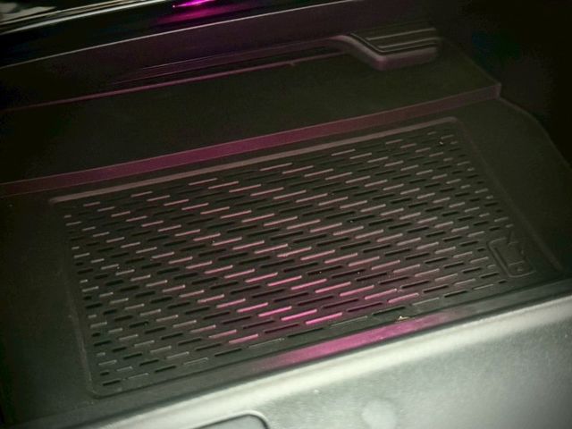 最美無邊框轎跑｜小姐姐的最愛｜AMG、摸門、免鑰匙、車道維持、前後雷達、倒車顯影、盲點、全景天窗  第15張相片