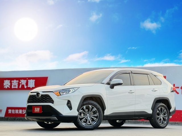 好開好養好省油　通勤、家庭出遊都適合｜摸門、免鑰匙、魚眼頭燈、ACC、LTA車道維持、後雷達、觸控螢幕、後座出風口  第1張相片