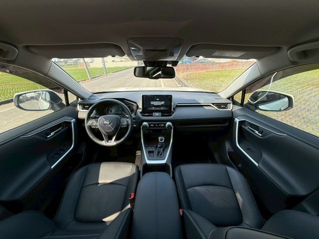 好開好養好省油　通勤、家庭出遊都適合｜摸門、免鑰匙、魚眼頭燈、ACC、LTA車道維持、後雷達、觸控螢幕、後座出風口  第6張相片