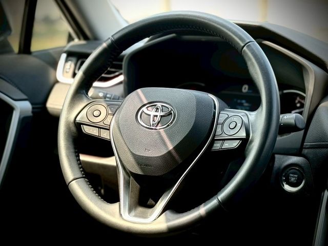 好開好養好省油　通勤、家庭出遊都適合｜摸門、免鑰匙、魚眼頭燈、ACC、LTA車道維持、後雷達、觸控螢幕、後座出風口  第7張相片