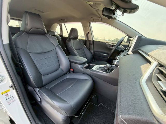 好開好養好省油　通勤、家庭出遊都適合｜摸門、免鑰匙、魚眼頭燈、ACC、LTA車道維持、後雷達、觸控螢幕、後座出風口  第9張相片