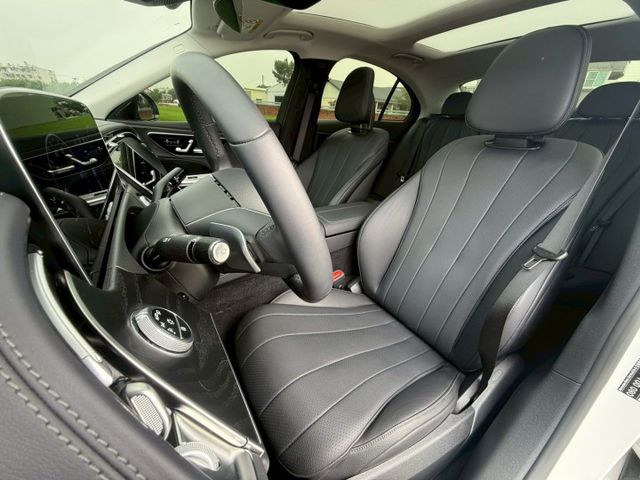 新世代豪華質感與科技全面升級｜48V輕油電、摸門、免鑰匙、P20、360環景、前後雷達、倒車顯影、腳踢、盲點、加熱方向盤  第7張相片