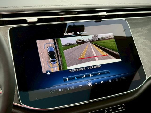 新世代豪華質感與科技全面升級｜48V輕油電、摸門、免鑰匙、P20、360環景、前後雷達、倒車顯影、腳踢、盲點、加熱方向盤  第14張相片