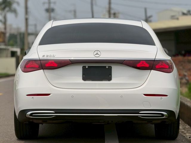 新世代豪華質感與科技全面升級｜48V輕油電、摸門、免鑰匙、P20、360環景、前後雷達、倒車顯影、腳踢、盲點、加熱方向盤  第18張相片