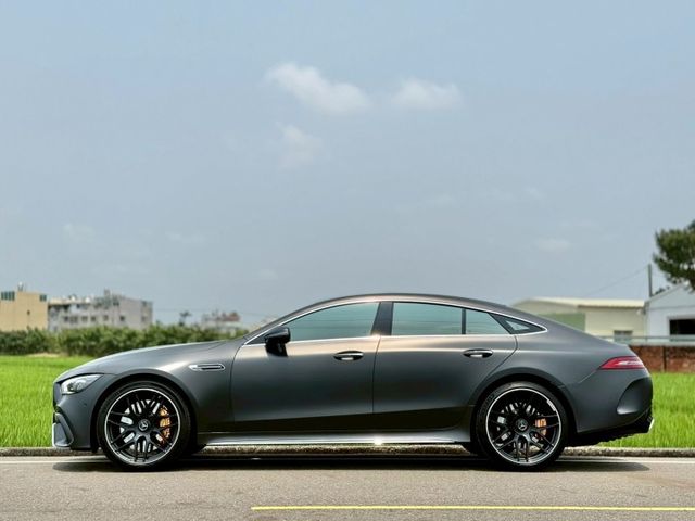 地表上的猛獸 ｜AMG套件、摸門、免鑰匙、23P跟車、車道維持、U88旋鈕、U78跑排氣、電懸​、升降尾翼、腳踢  第3張相片