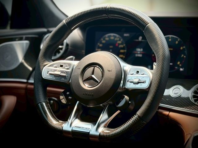 地表上的猛獸 ｜AMG套件、摸門、免鑰匙、23P跟車、車道維持、U88旋鈕、U78跑排氣、電懸​、升降尾翼、腳踢  第5張相片