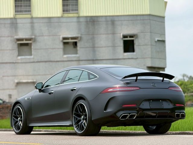 地表上的猛獸 ｜AMG套件、摸門、免鑰匙、23P跟車、車道維持、U88旋鈕、U78跑排氣、電懸​、升降尾翼、腳踢  第20張相片