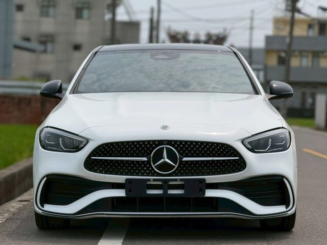 全新MBUX多媒體，數位儀表板，科技感爆棚｜不用200萬｜AMG夜色、48V輕油電、摸門、免鑰匙、360環景、前後雷達  第3張相片