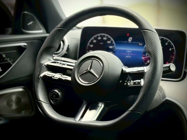 全新MBUX多媒體，數位儀表板，科技感爆棚｜不用200萬｜AMG夜色、48V輕油電、摸門、免鑰匙、360環景、前後雷達  第6張相片