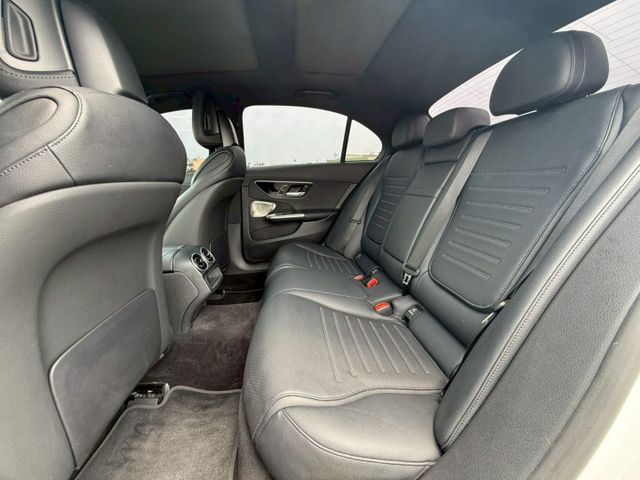 全新MBUX多媒體，數位儀表板，科技感爆棚｜不用200萬｜AMG夜色、48V輕油電、摸門、免鑰匙、360環景、前後雷達  第8張相片