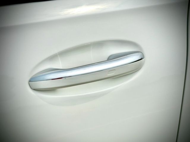 全新MBUX多媒體，數位儀表板，科技感爆棚｜不用200萬｜AMG夜色、48V輕油電、摸門、免鑰匙、360環景、前後雷達  第9張相片